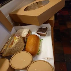 Boîte traiteur sandwiches